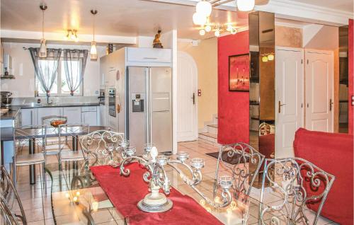 Nice home in Pommeret with Sauna, Internet and Outdoor swimming pool