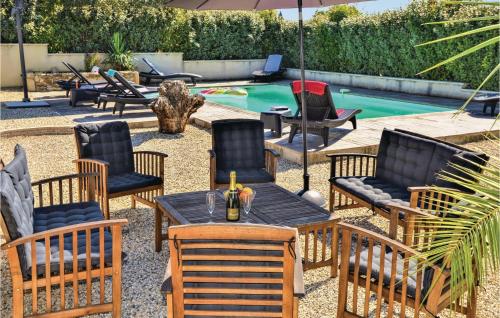 Nice home in Pont Saint Esprit with 4 Bedrooms, WiFi and Outdoor swimming pool