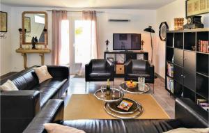 Nice home in Pont Saint Esprit with 4 Bedrooms, WiFi and Outdoor swimming pool