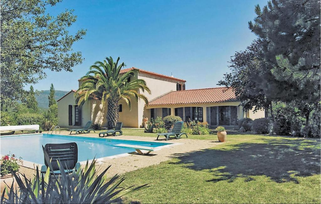 Maison de vacances Nice home in Prades with 5 Bedrooms, WiFi and Private swimming pool  66500 Prades