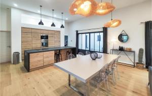 Nice home in Puimisson with Outdoor swimming pool, WiFi and Private swimming pool