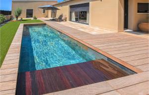 Maison de vacances Nice home in Robion with Outdoor swimming pool, WiFi and 2 Bedrooms  84440 Robion Provence-Alpes-Côte d\'Azur