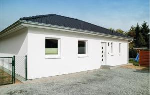 Nice home in Rostock-Rvershagen with 2 Bedrooms and WiFi
