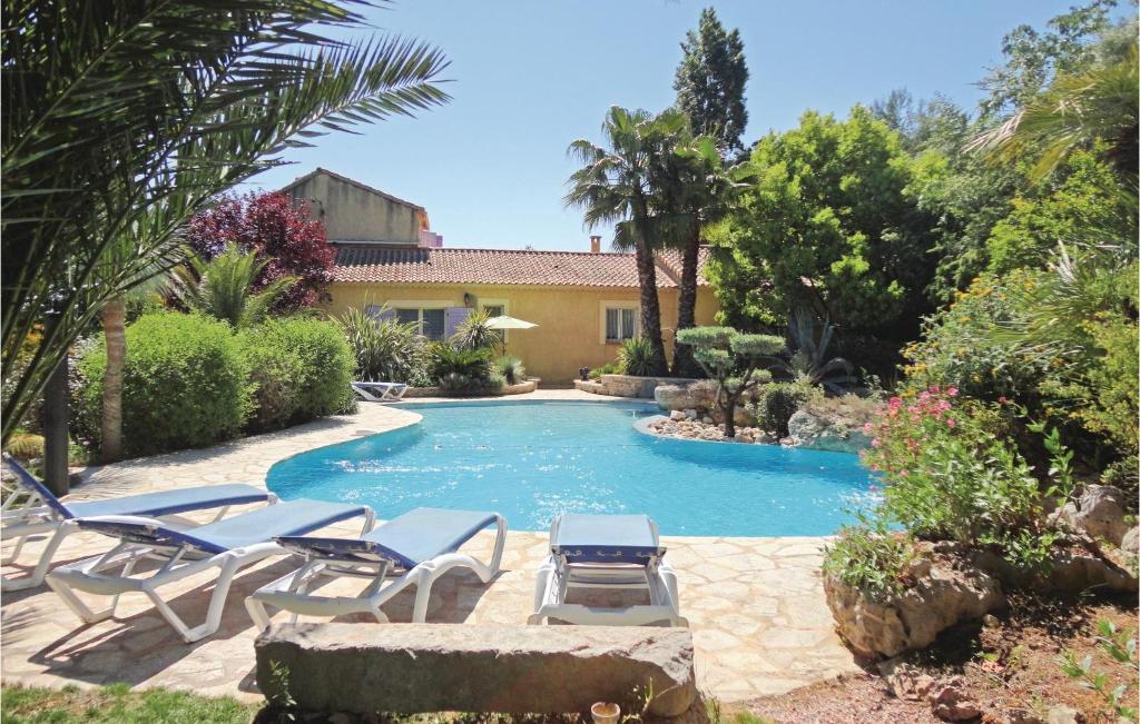 Maison de vacances Nice home in Roujan with 3 Bedrooms, WiFi and Outdoor swimming pool  34320 Roujan