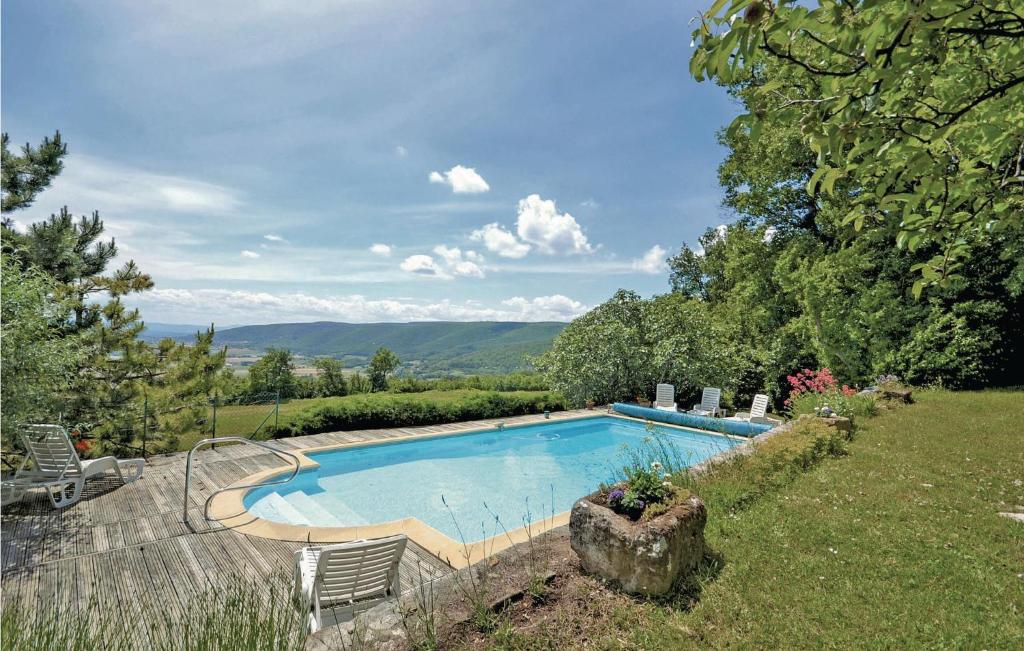 Maison de vacances Nice home in Roynac with 5 Bedrooms, WiFi and Outdoor swimming pool  26450 Roynac