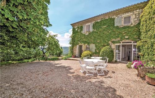 Nice home in Roynac with 5 Bedrooms, WiFi and Outdoor swimming pool
