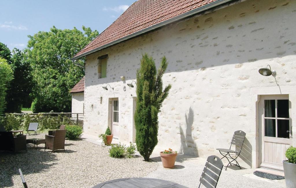 Maison de vacances Nice home in RUFFEY LES BEAUNE with 2 Bedrooms and WiFi  21200 Ruffey-lès-Beaune