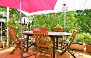 Nice home in Saint-Denis with WiFi and 1 Bedrooms