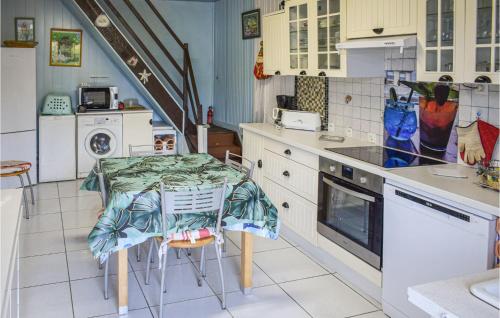 Nice home in Saint-Palais-sur-Mer with 3 Bedrooms