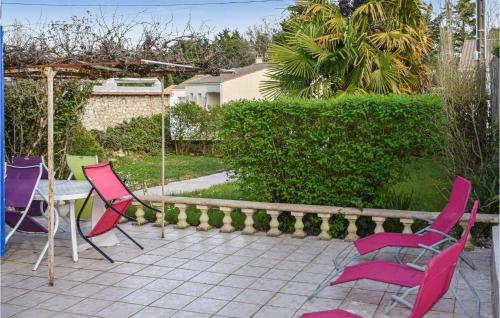 Nice home in Saint-Palais-sur-Mer with 3 Bedrooms
