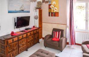 Nice home in Saint-Palais-sur-Mer with 3 Bedrooms