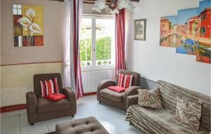 Nice home in Saint-Palais-sur-Mer with 3 Bedrooms