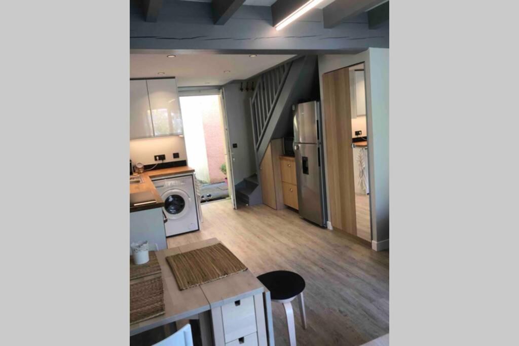 Nice home in Saint Victor la Coste with 3 Bedrooms and WiFi