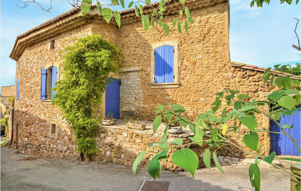 Nice home in Saint Victor la Coste with 3 Bedrooms and WiFi Rue du vieux chemin 1, 30290 Saint-Victor-la-Coste