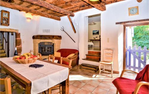 Nice home in Saint Victor la Coste with 3 Bedrooms and WiFi