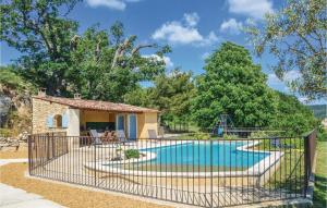 Maison de vacances Nice home in Sainte Croix--Lauze with WiFi, Private swimming pool and Outdoor swimming pool  4110 Sainte-Croix-à-Lauze Provence-Alpes-Côte d\'Azur