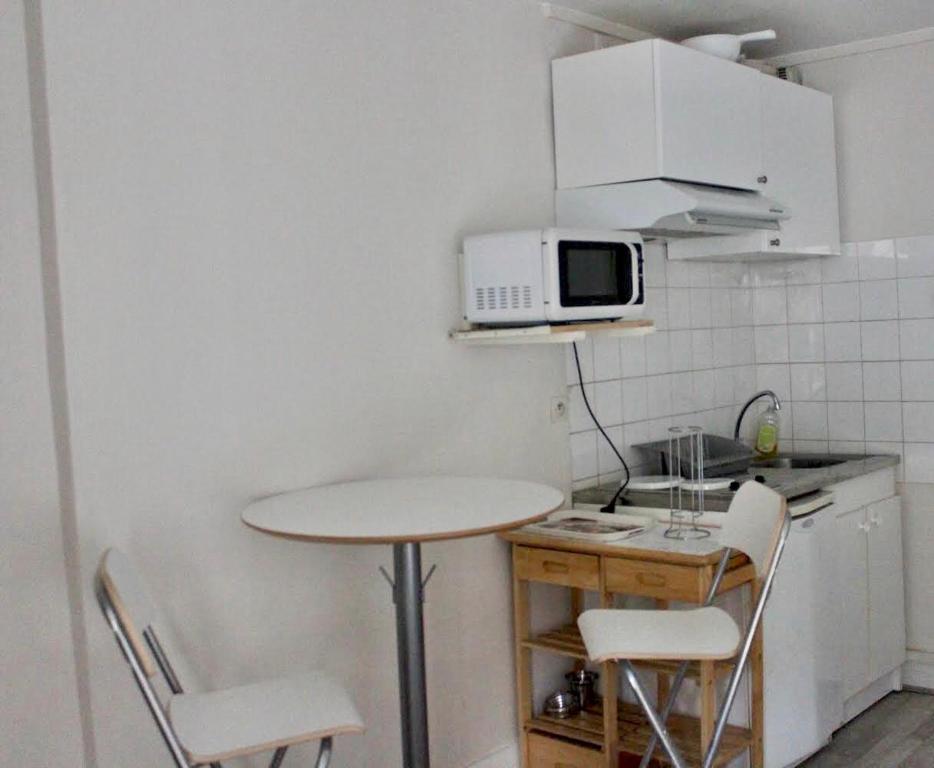 Nice home in Sainte-Mère-Église with WiFi and 3 Bedrooms 50480 Sainte-Mère-Église