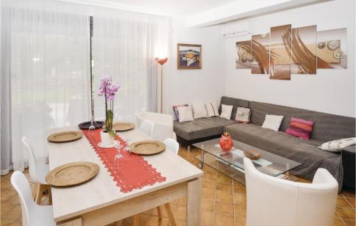 Nice home in Salazac with Jacuzzi, Sauna and Private swimming pool