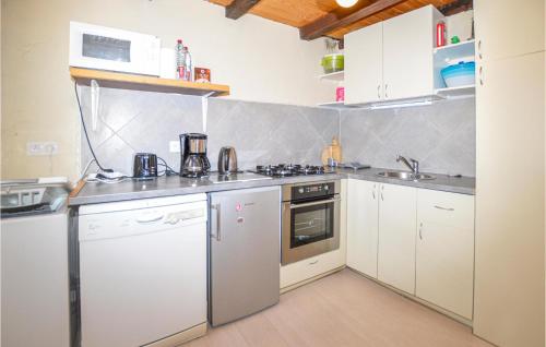 Nice home in San Lorenzu with 2 Bedrooms and WiFi