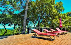 Nice home in Sauveterre with 4 Bedrooms, WiFi and Outdoor swimming pool