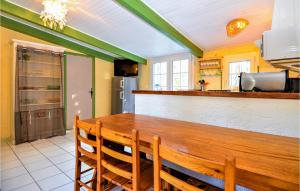 Nice home in St, Andr dOlrargues with Outdoor swimming pool, 2 Bedrooms and WiFi