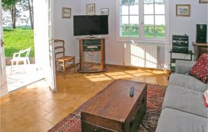 Nice home in St Andre de Lidon with 4 Bedrooms, WiFi and Private swimming pool