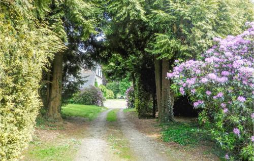Nice home in St Clment Rancoudray with 7 Bedrooms and Internet
