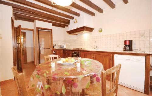 Nice home in St Martin De castillon with 3 Bedrooms, Private swimming pool and Outdoor swimming pool
