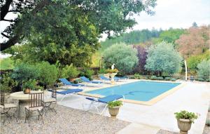 Nice home in St Martin De castillon with 3 Bedrooms, Private swimming pool and Outdoor swimming pool