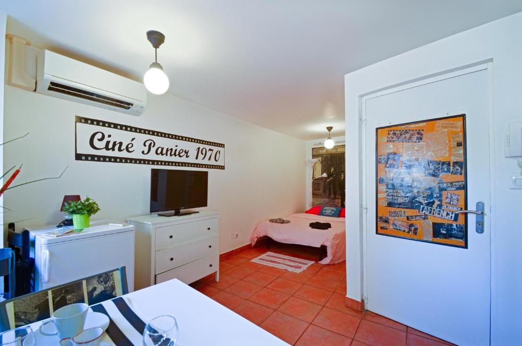Nice home in St Pierre dEyraud with 3 Bedrooms, WiFi and Outdoor swimming pool 24130 La Force