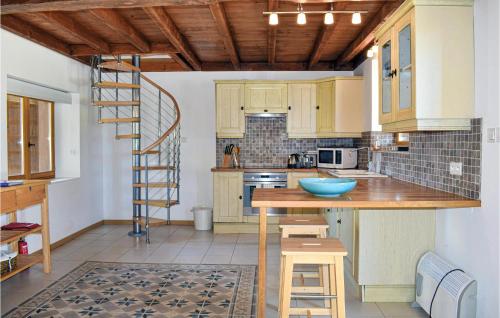 Nice home in Tasque with 1 Bedrooms, WiFi and Private swimming pool