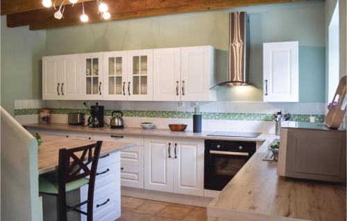 Nice home in Trezeny w/ 3 Bedrooms