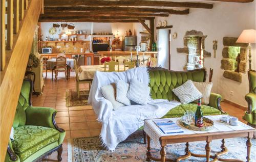 Nice home in Trgunc with 3 Bedrooms and WiFi
