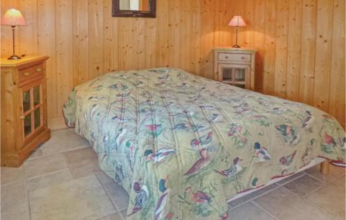 Nice home in Vaudoy-en-Brie with 3 Bedrooms, WiFi and Indoor swimming pool