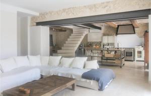 Maison de vacances Nice home in Vedne with WiFi, Outdoor swimming pool and Swimming pool  84270 Vedène Provence-Alpes-Côte d\'Azur