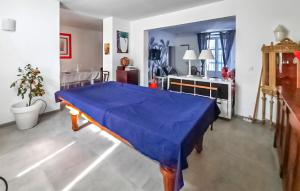 Nice home in Vendres with WiFi, 5 Bedrooms and Outdoor swimming pool