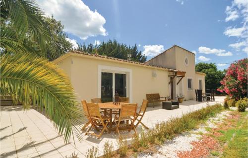 Nice home in Villen,-ls-Maguelone with 3 Bedrooms, WiFi and Outdoor swimming pool