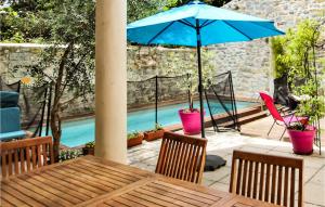 Nice home in Villeneuve de Berg with 7 Bedrooms, WiFi and Outdoor swimming pool