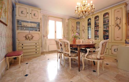 Nice home in Viols with 2 Bedrooms