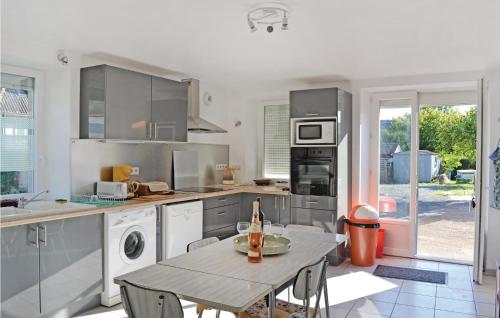 Nice home in Voutezac with 3 Bedrooms, Internet and Outdoor swimming pool