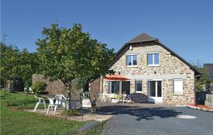 Nice home in Voutezac with 3 Bedrooms, Internet and Outdoor swimming pool