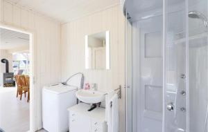 Nice home in Zerpenschleuse with 2 Bedrooms and WiFi