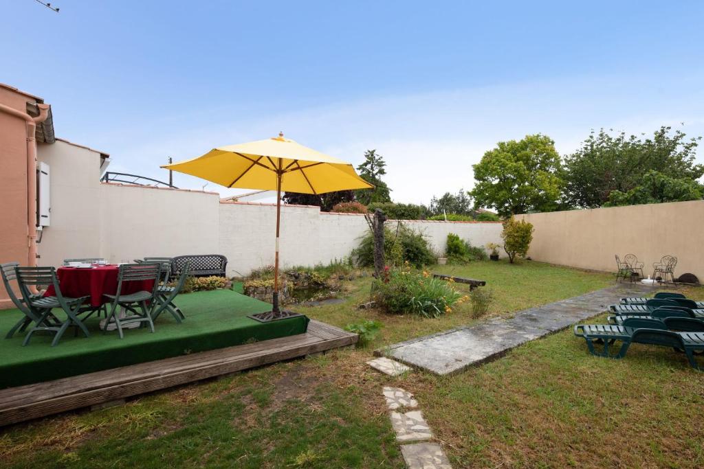 Maison de vacances Nice house with garden in La Rochelle - Welkeys 7 Rue de la Joliette 17000 La Rochelle