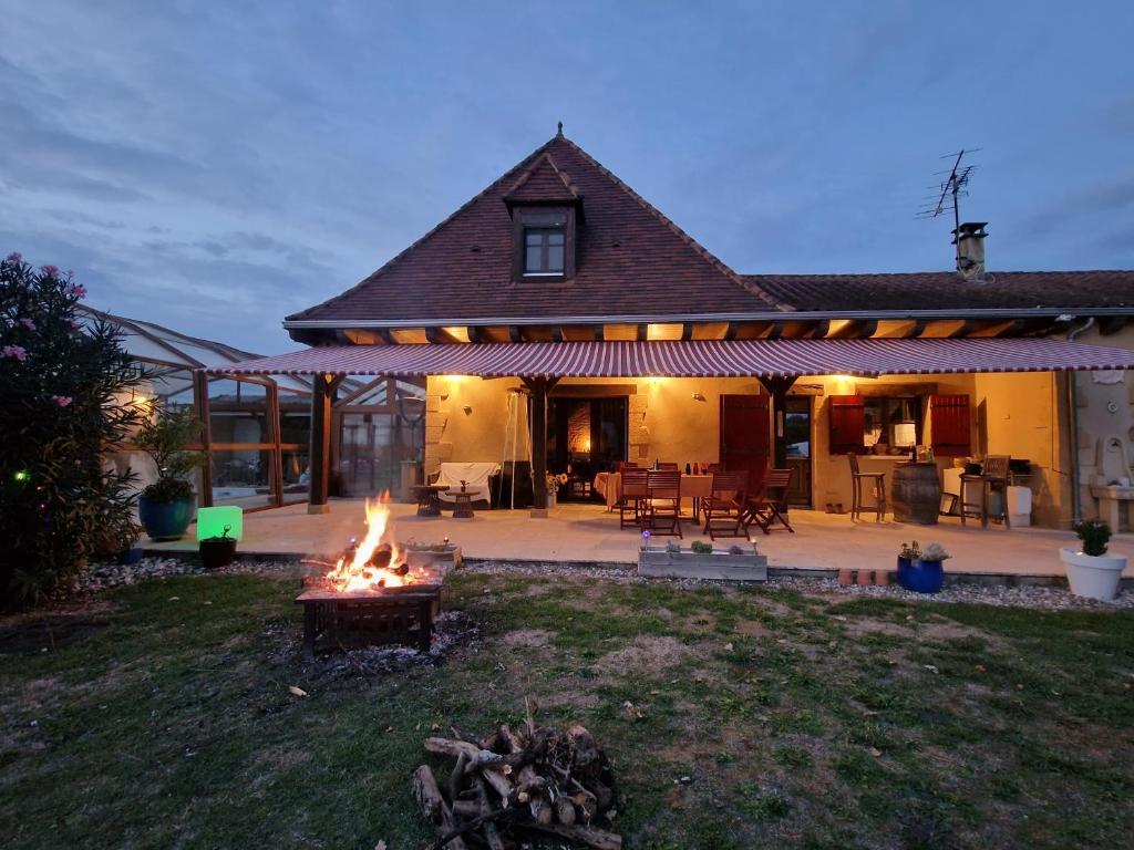 Nice house with pool near the city center 14200 Hérouville-Saint-Clair