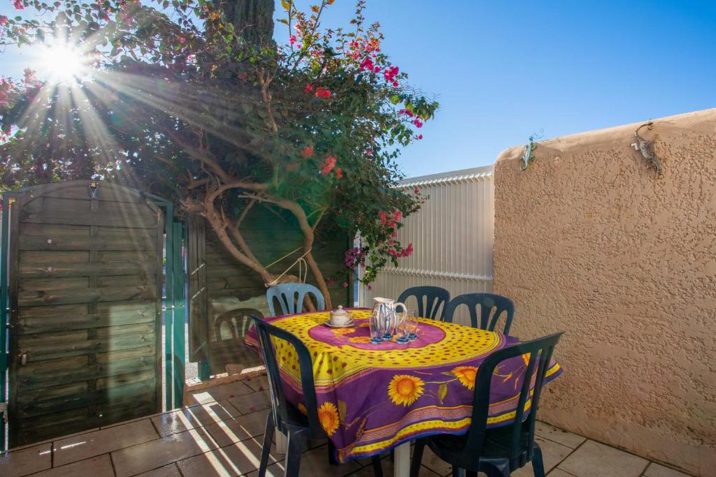 Maison de vacances Nice house with terrace close to the beach - Bandol - Welkeys 14 rue d'Italie 83150 Bandol