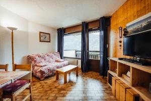 Nice Studio with balcony ski-in ski-out chairlift 5 mins walk