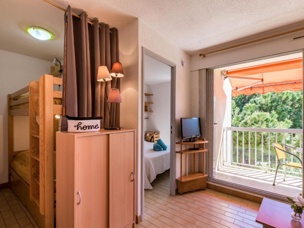 Nice Studio with balcony ski-in ski-out chairlift 5 mins walk