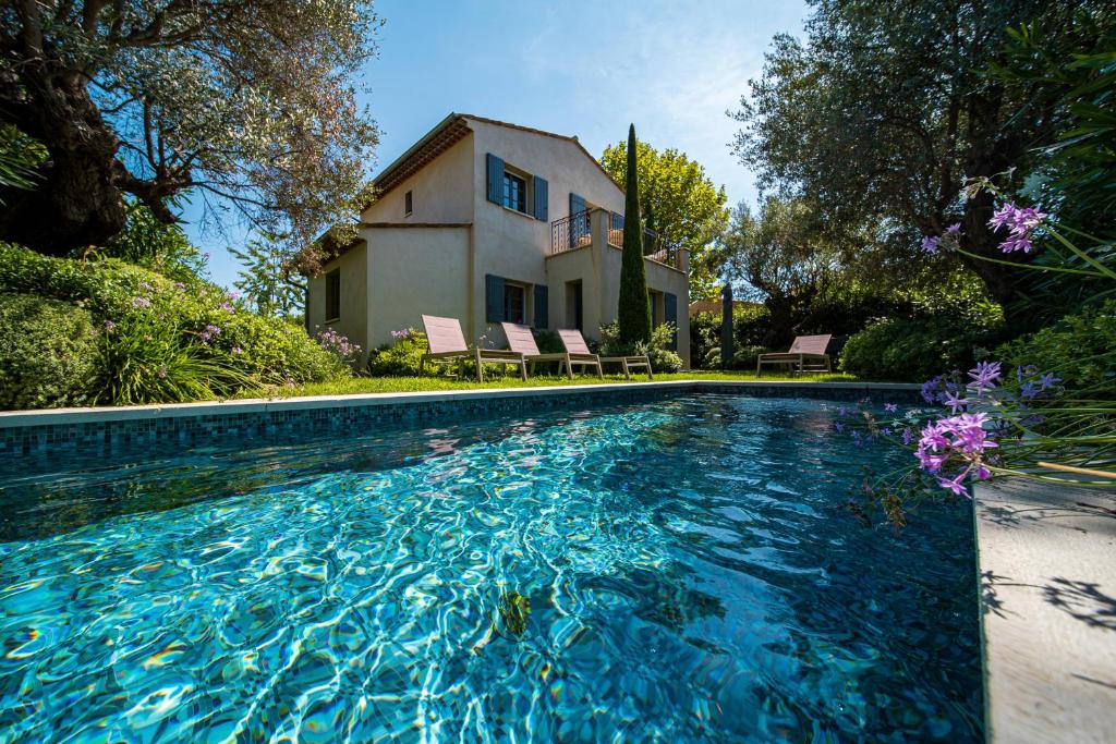 Maison de vacances Nice villa with swimming pool and garden nature peace and quiet 36 Chemin des Violettes 06140 Tourrettes-sur-Loup