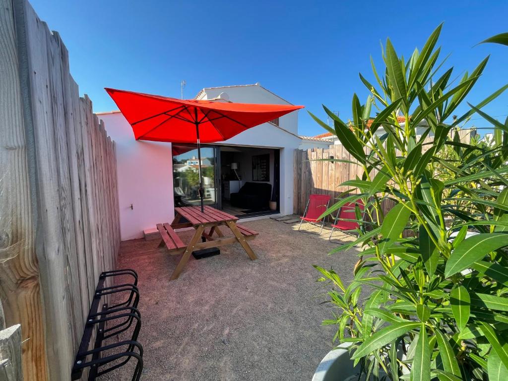 NOIRMOUTIER - Petite maison 500m plage Sableaux 6 Rue du Grand Chemin, 85330 Noirmoutier-en-l\'Île