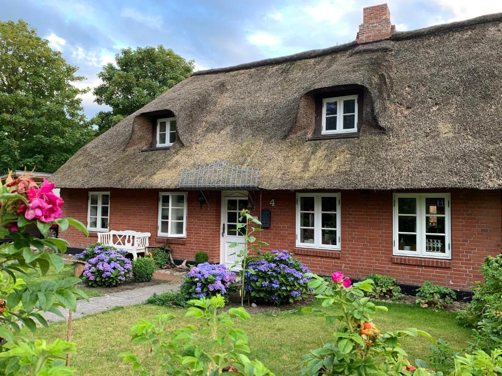 Maison de vacances Nordsee-Traum unter Reet 4 Krögersstraat 25821 Almdorf